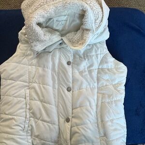 Aero white vest fur hood size XL